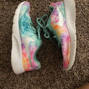 Nike Tie-dye running shoes